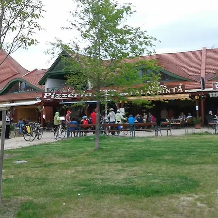 Napsugar Nyaralo بيت للعطل *