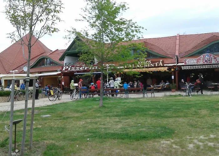 Napsugar Nyaralo Feriehus *